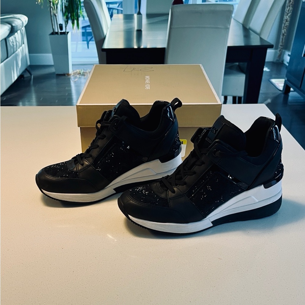 Michael Kors Georgie black trainers - Picture 5 of 7